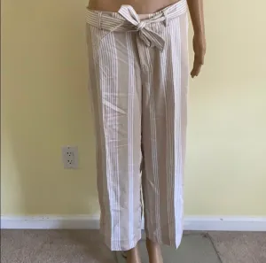 - Tommy Hilfiger pants 