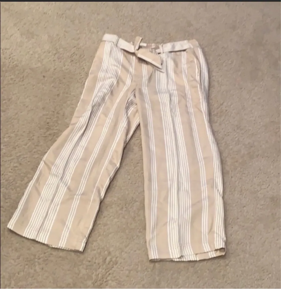 - Tommy Hilfiger pants 