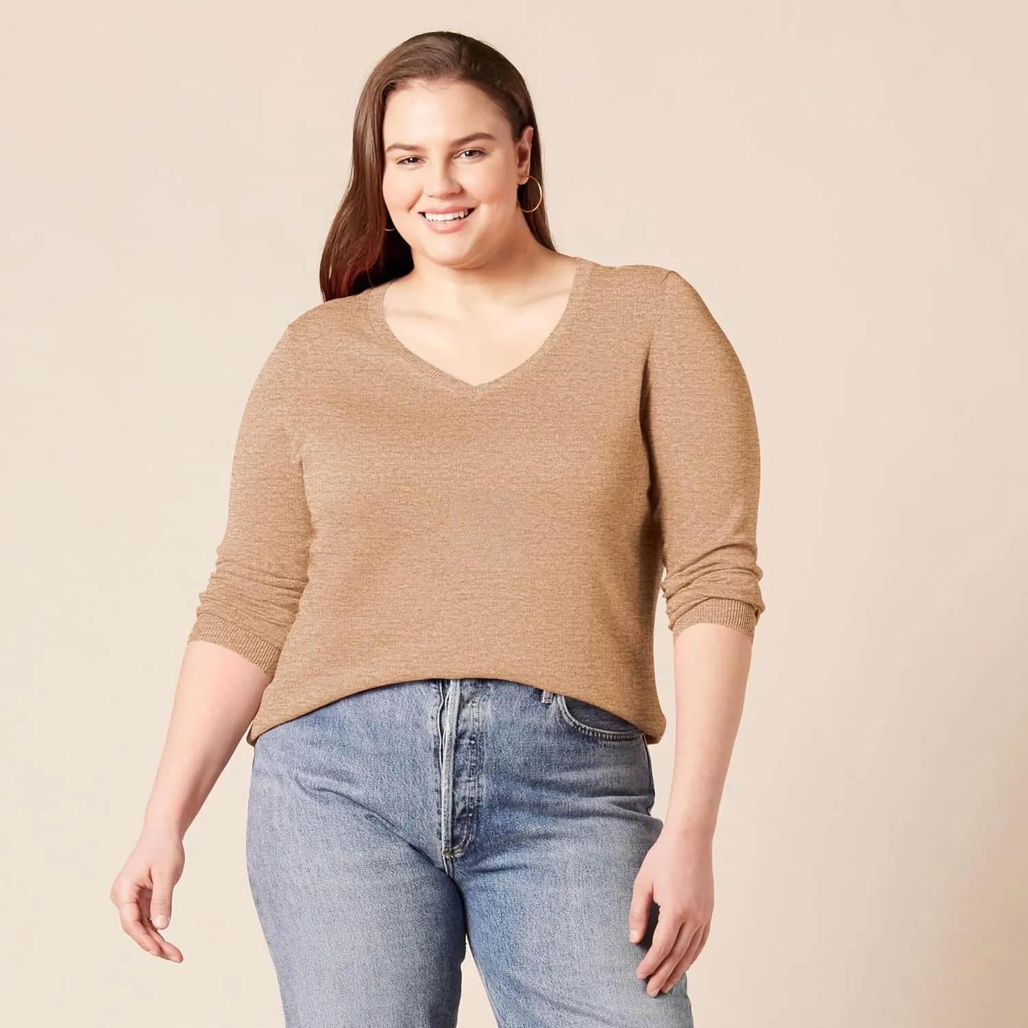 Amazon Essentials Women's Classic-Fit Lightweight Long-Sleeve V-Neck Sweater (Available in Plus Size)