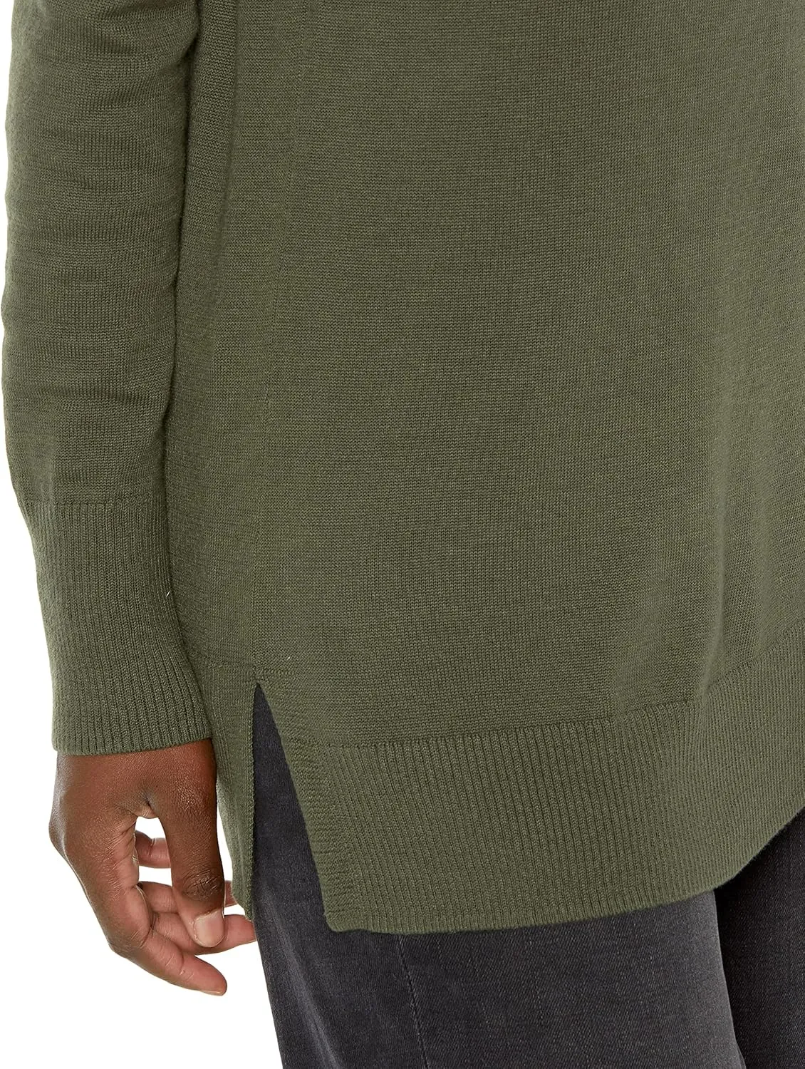 Amazon Essentials Women's Lightweight Long-Sleeve V-Neck Tunic Sweater (Available in Plus Size)