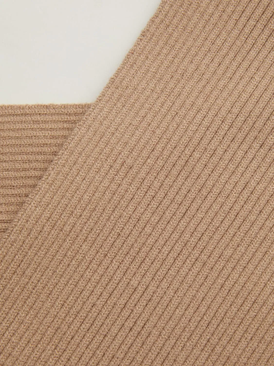 CIDER Knitted Crop Top V Neck Solid Wrap Sleeveless Tank Top Texture Regular Fit Casual Knit Fabric
