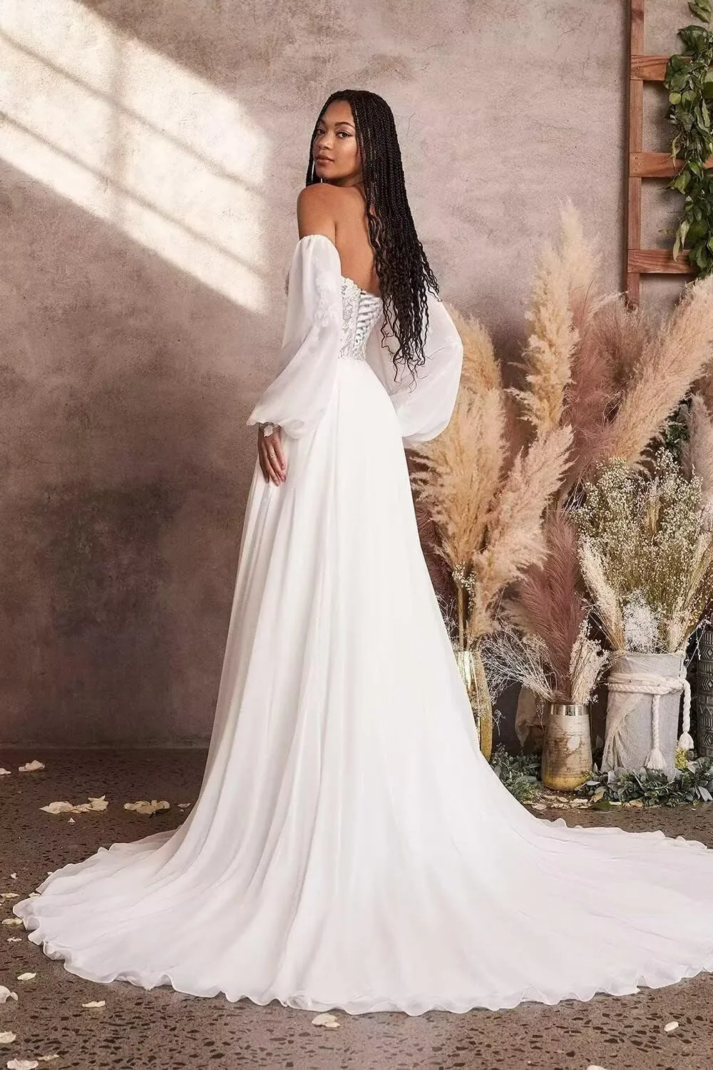 Lace Appliques V Neck Long Boho Bride Dress with Train Beach Mermaid Wedding Dresses for Bride 2025