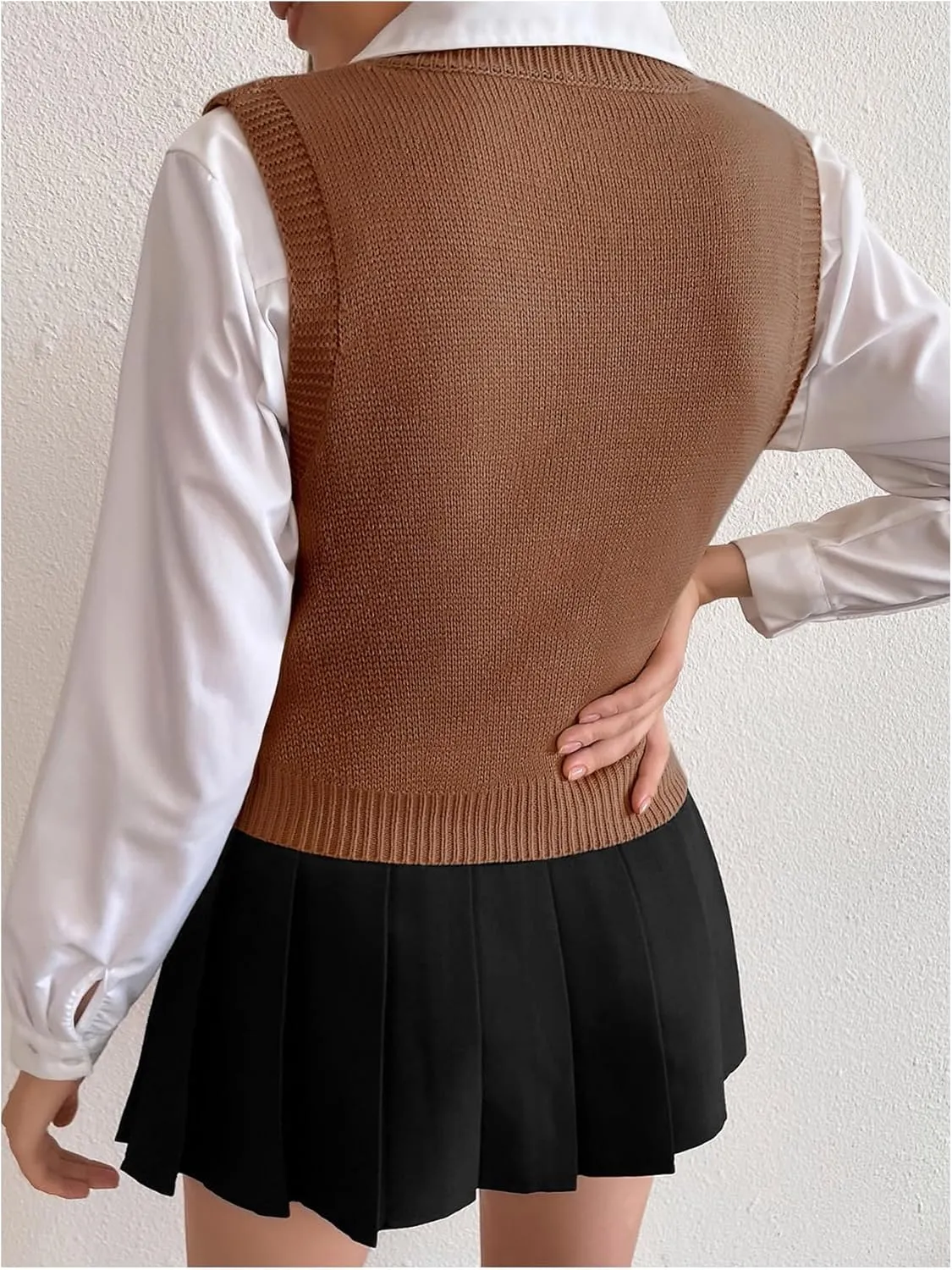 Milumia Women's Cable Knit V Neck Sweater Vest Sleeveless Ribbed Crop Tank Top
