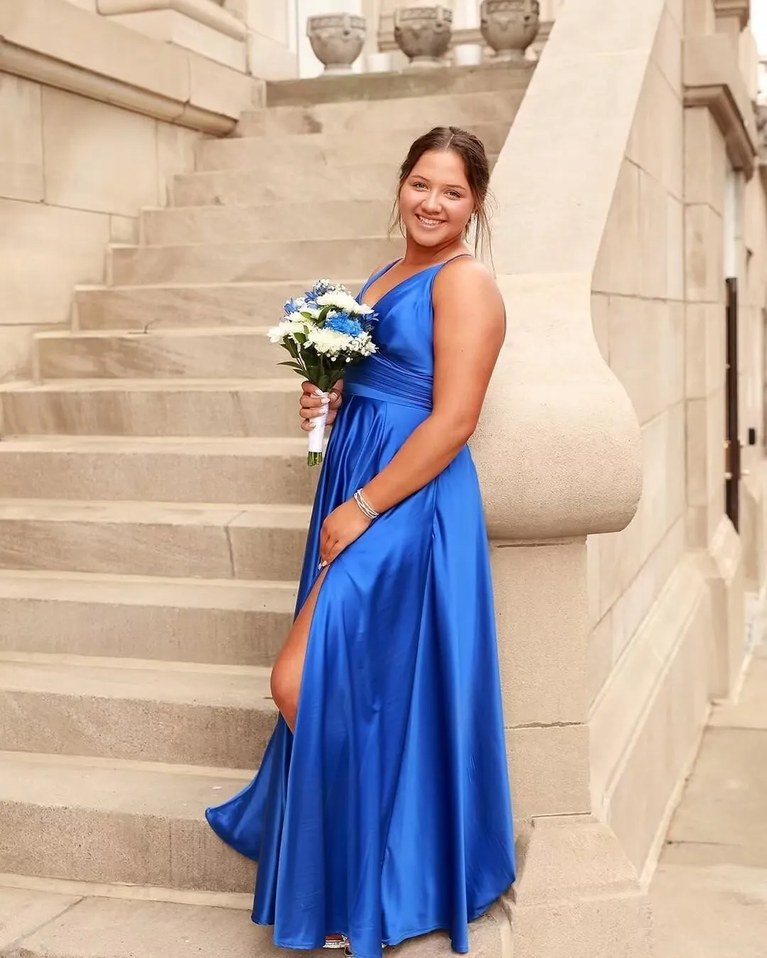 V Neck Satin Bridesmaid Dresses Long for Women Spaghetti Straps Prom Party Formal Gowns with Pockets
