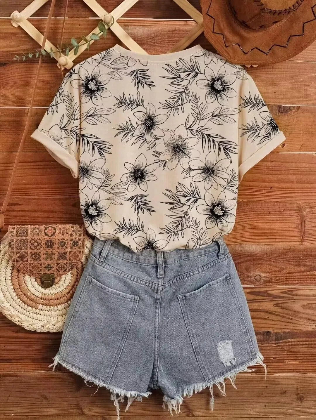 Vintage Allover Flowers Print Shirt Women's Casual Boho Floral Graphic T Shirt Plant Lover Shirts Short Sleeve Tops